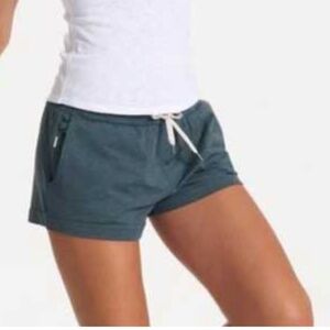 NWOT, Vuori Women’s Halo Performance Short 2.0, Size XL, MSRP $68, Sold Out